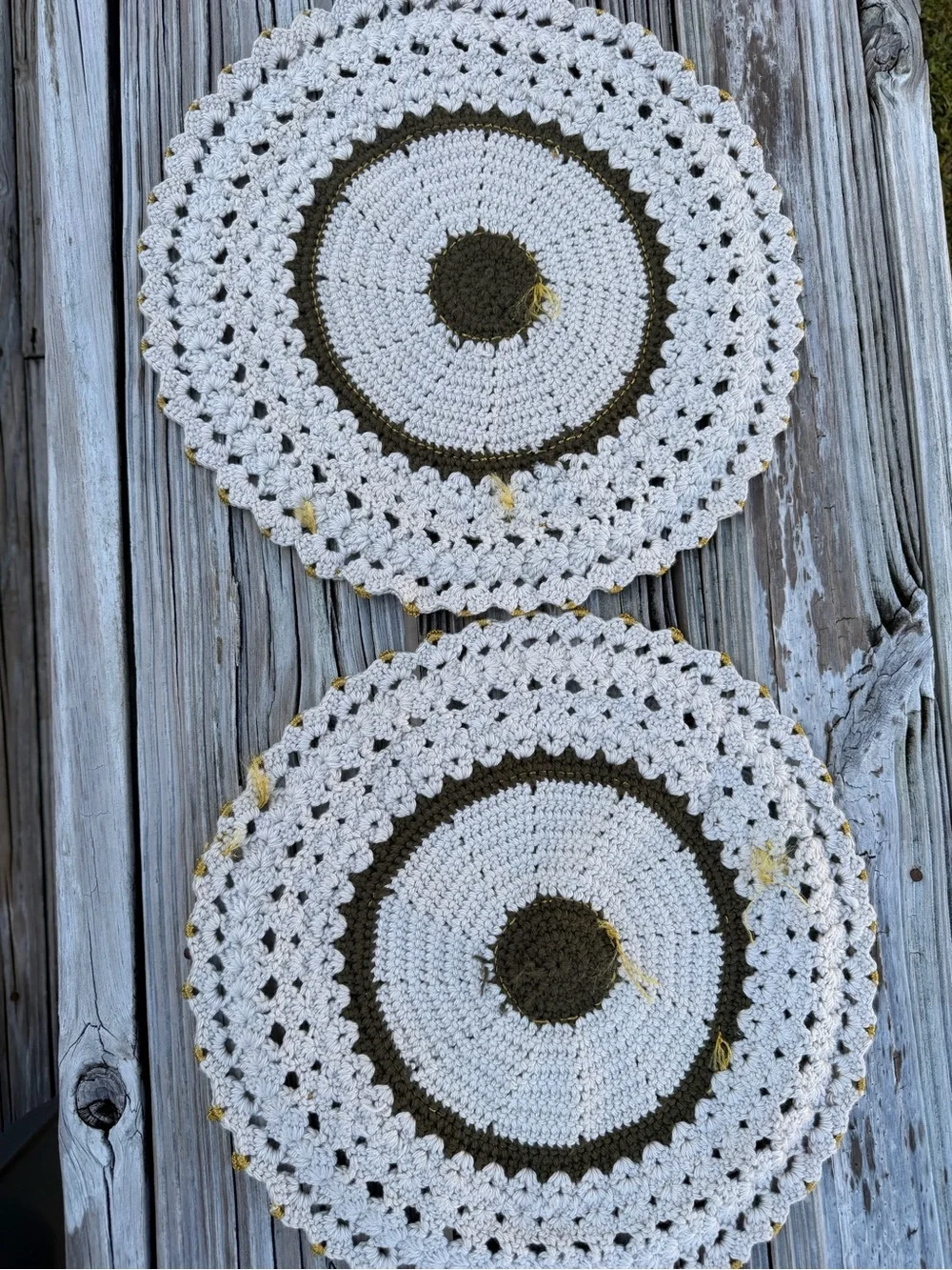 Handmade Crochet Round Placemats - White and Olive Gold Trim Holidays New 4 Pc